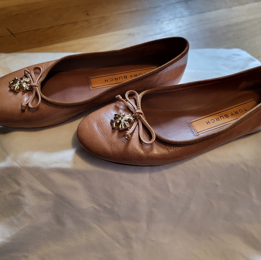 Tory Burch flats, Sz 6.5 , Camel Brown